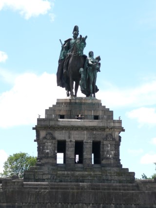 P1050021.JPG (28941 bytes)