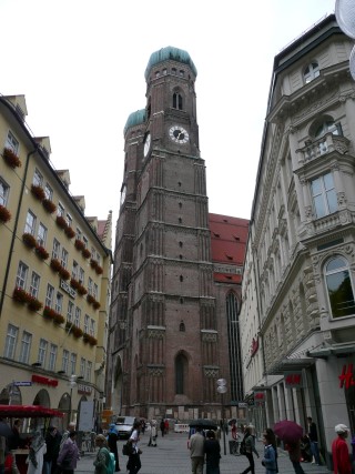 P1100014.JPG (47813 bytes)