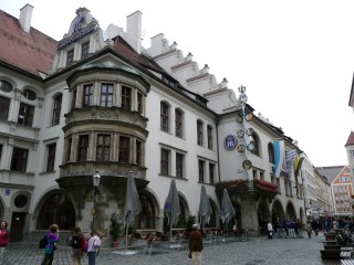 P1110059.JPG (84944 bytes)