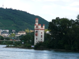 P1050207.JPG (67976 bytes)