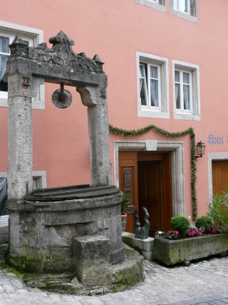 P1080186.JPG (47210 bytes)
