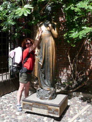 P1110196.JPG (68399 bytes)