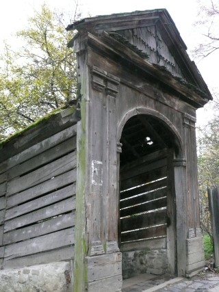 P1230046.JPG (54469 bytes)