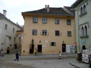 P1210018.JPG (71447 bytes)