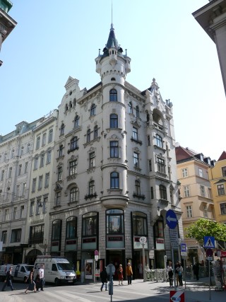 P1590003.JPG (48612 bytes)