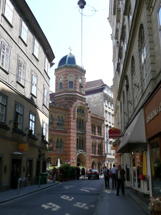 P1560003.JPG (51831 bytes)