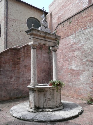 P1990040.JPG (59979 bytes)