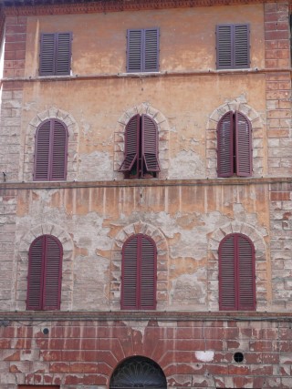 P1990067.JPG (51638 bytes)
